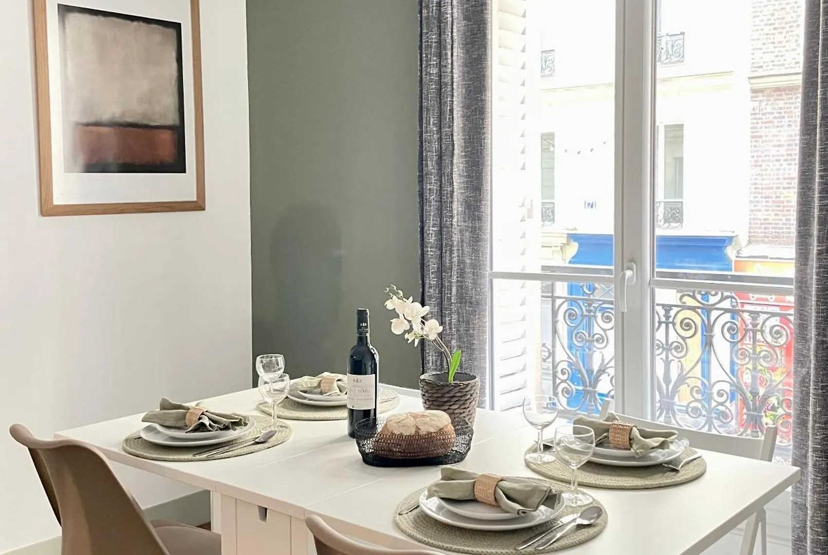 Chic And Spacious Flat In Montmartre Paris 0*,
