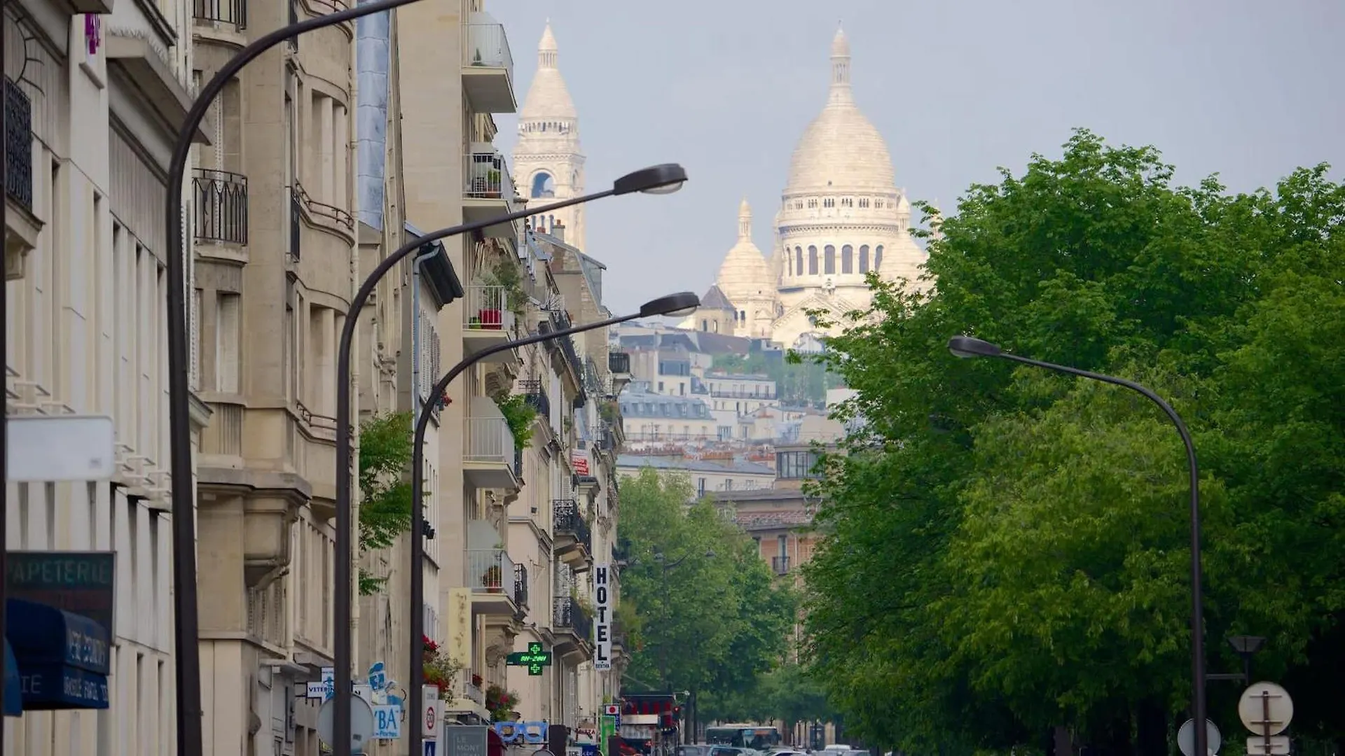 Apartment Chic And Spacious Flat In Montmartre Paris France
